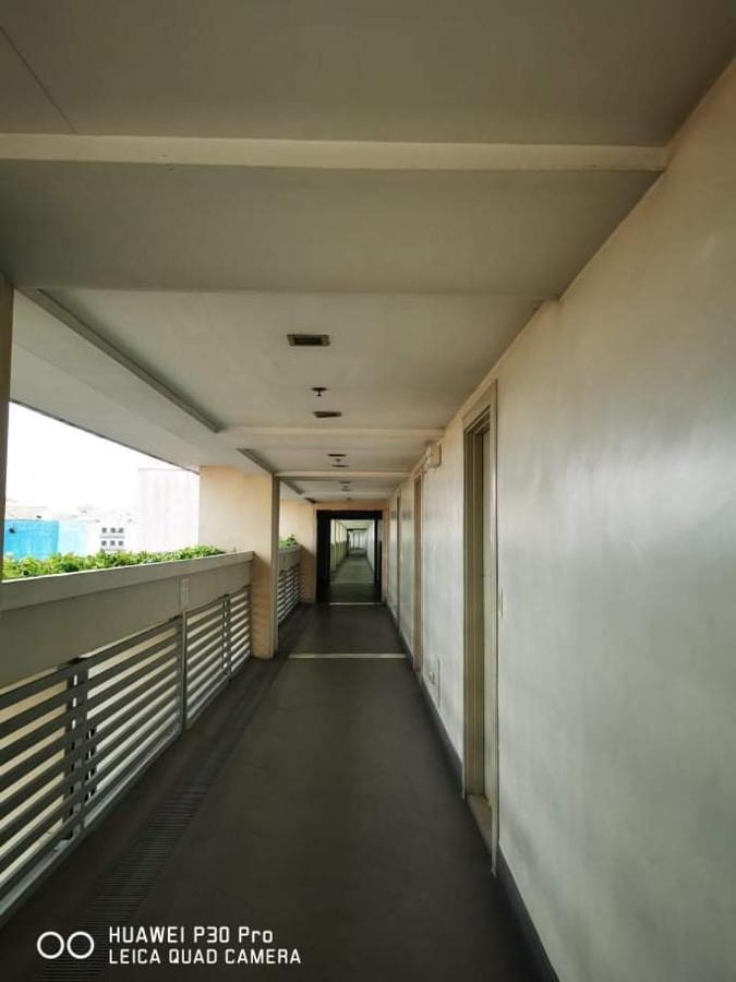 Staycation Condotel @150Newport Pasay City Манила Екстериор снимка