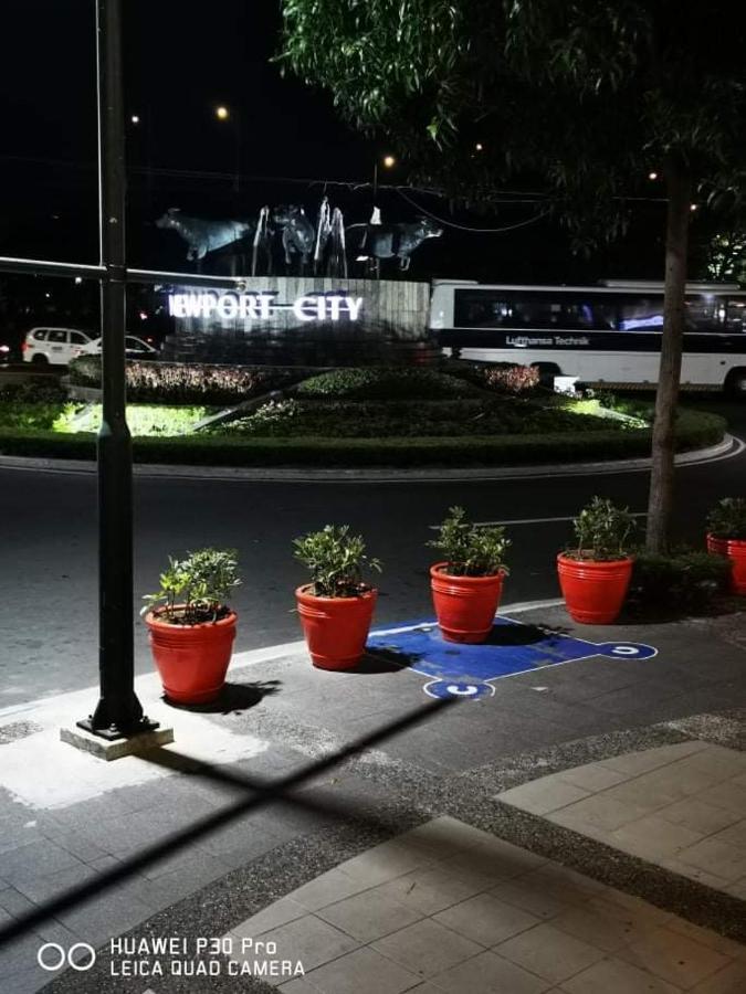 Staycation Condotel @150Newport Pasay City Манила Екстериор снимка